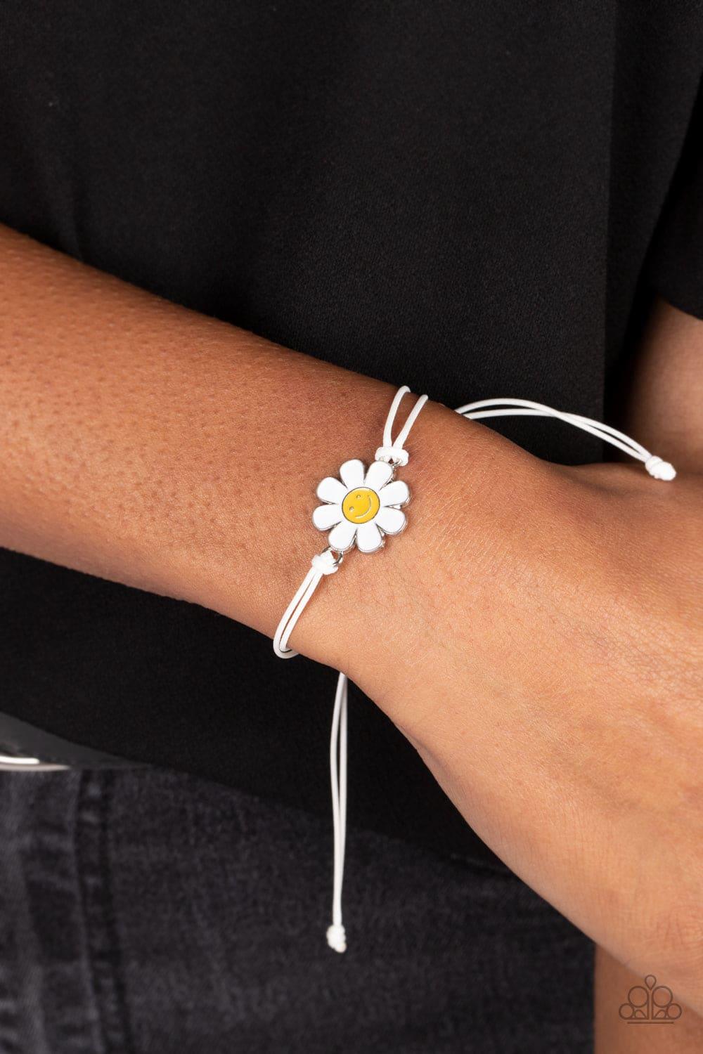 Paparazzi Accessories - Daisy Little Thing - White Urban Bracelet - Bling by JessieK