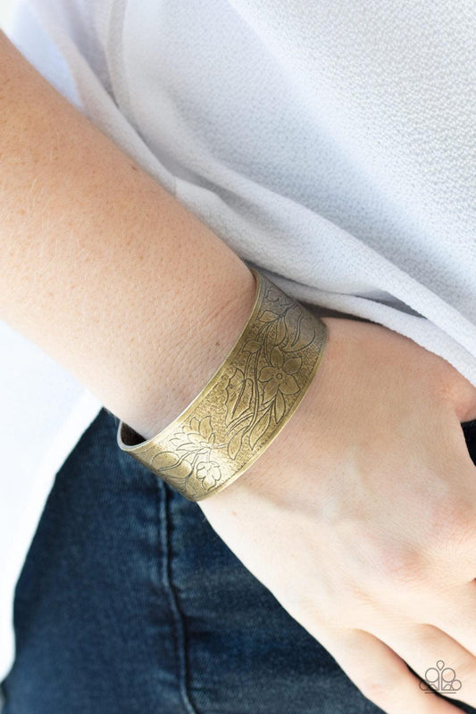 Paparazzi Accessories - Garden Variety - Brass Bracelet - Bling by JessieK