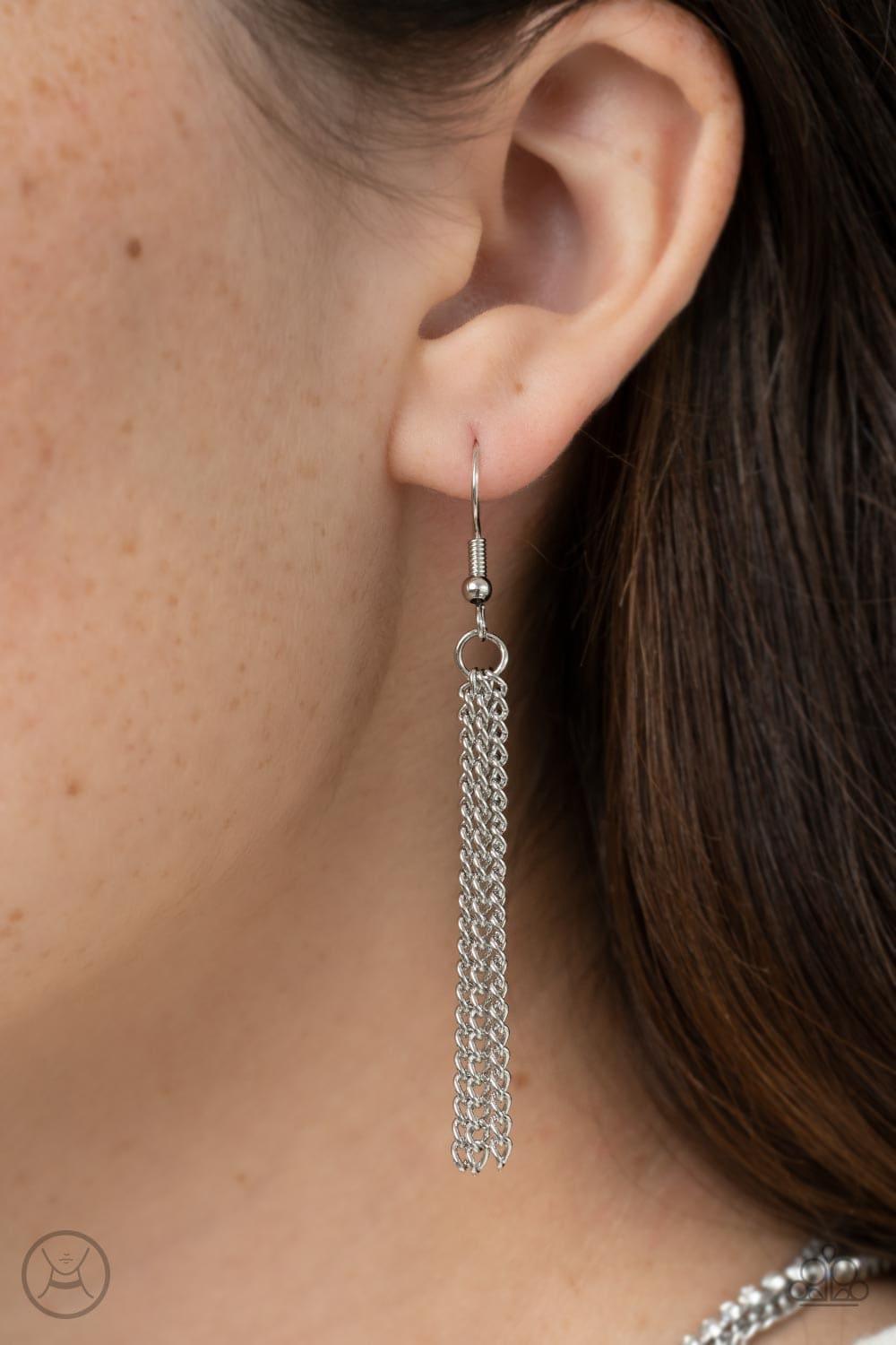 Paparazzi Accessories - Glitzy Gusto - White Choker Necklace - Bling by JessieK