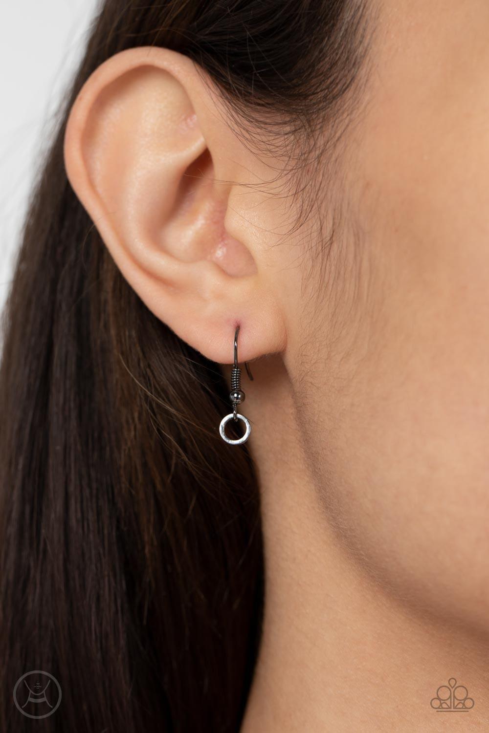 Paparazzi Accessories - Keepin It Chic - Black Choker Necklace - Bling by JessieK