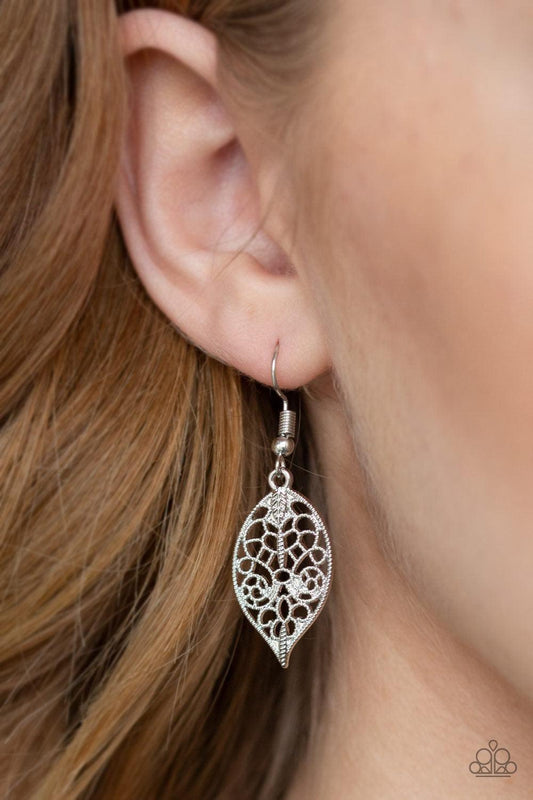 Paparazzi Accessories - Leafy Lagoon - Silver Neckless - Bling by JessieK