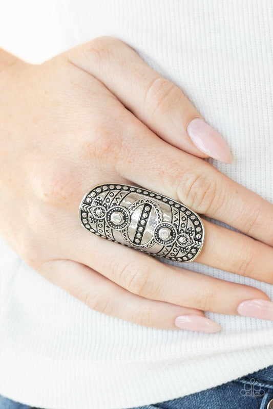 Paparazzi Accessories - Tiki Trail - Silver Ring - Bling by JessieK