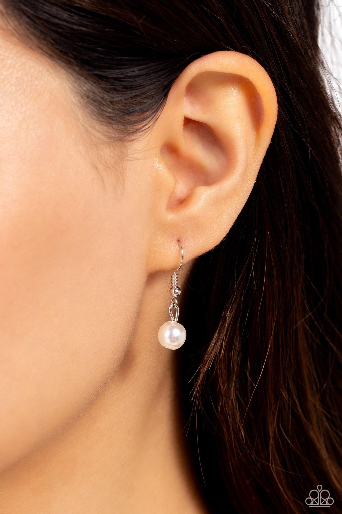 Paparazzi Accessories - Perennial Pinnacle - White Necklace - Bling by JessieK