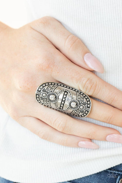 Paparazzi Accessories - Tiki Trail - Silver Ring - Bling by JessieK